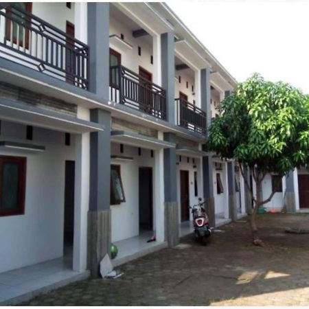 Griya Anugerah Hotel Mojokerto Exterior photo